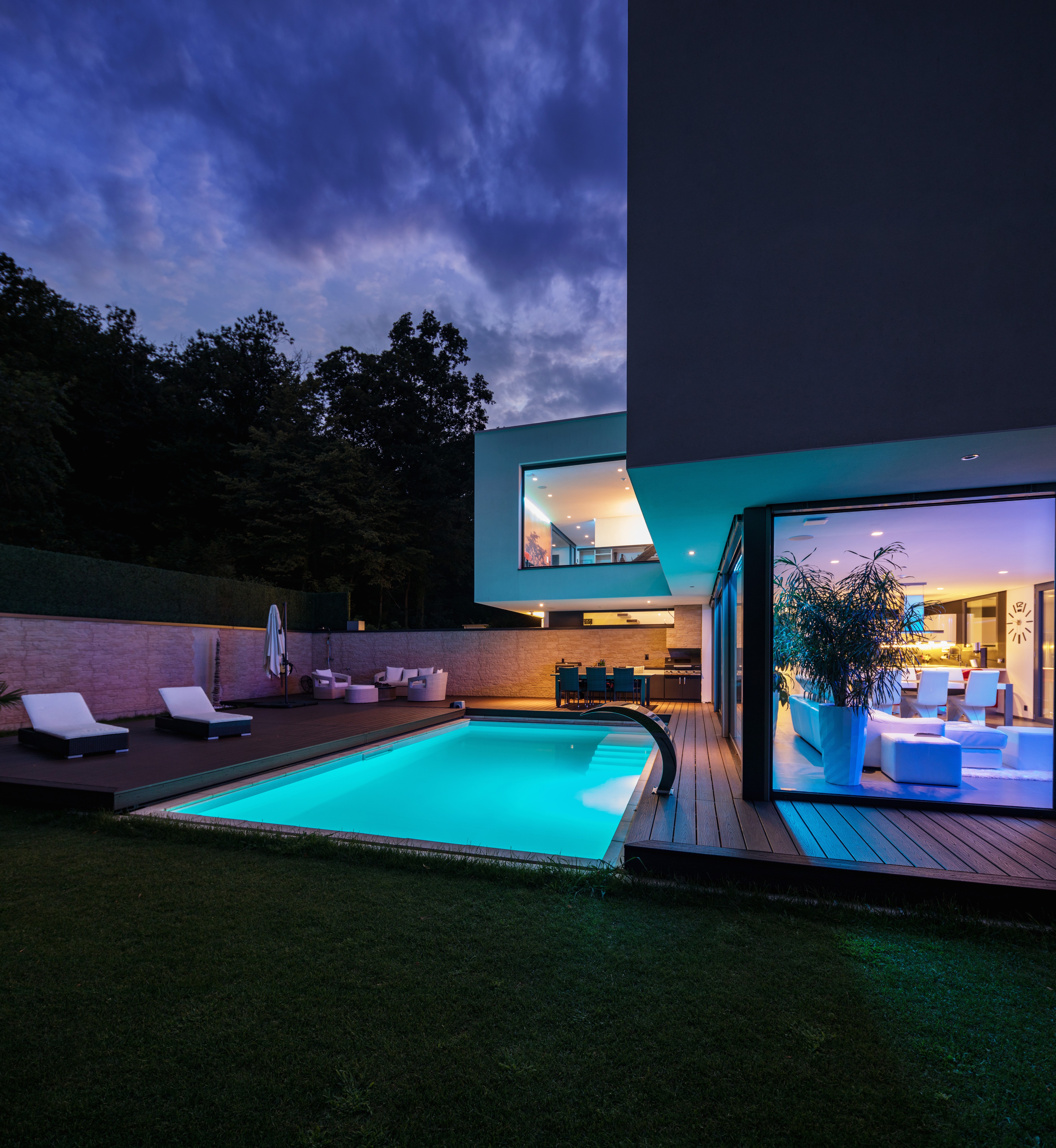 Luxury AirBnB Property Management Service in Vancouver, Whistler, Kelowna, and Tofino. Short Term Rental Management Vancouver. AirBnB Management Companies.