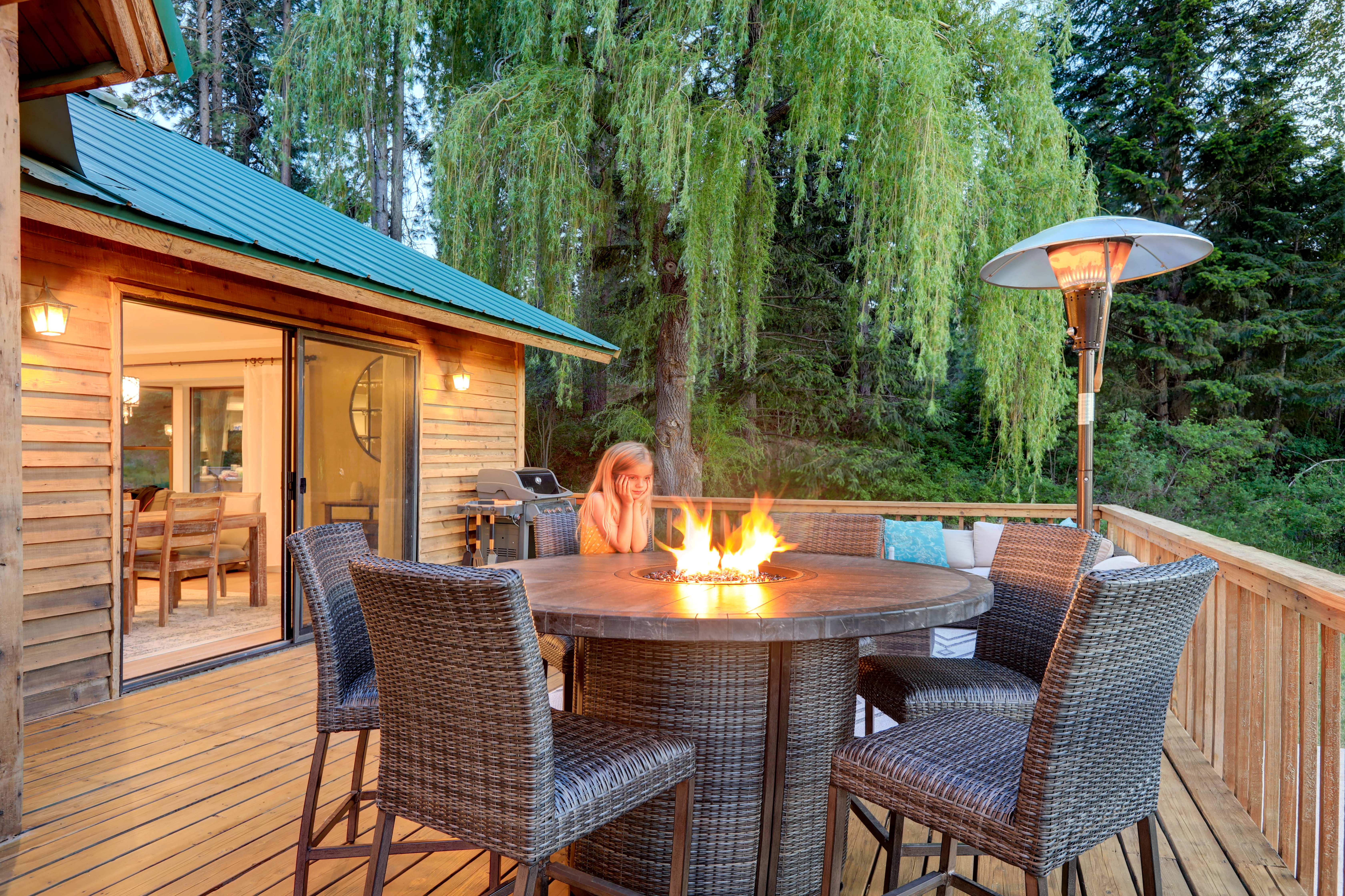 Luxury AirBnB Property Management Service in Vancouver, Whistler, Kelowna, and Tofino. Short Term Rental Management Vancouver. AirBnB Management Companies.